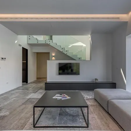 A In For 8 2 Persons With Infinity Pool Only 100 Meters From The Sea *