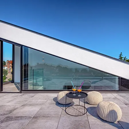 A In For 8 2 Persons With Infinity Pool Only 100 Meters From The Sea * Fažana