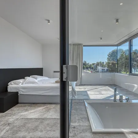A In For 8 2 Persons With Infinity Pool Only 100 Meters From The Sea